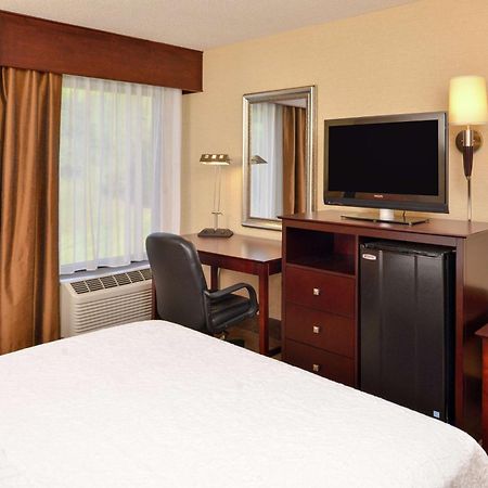 Hampton Inn Staunton Eksteriør billede