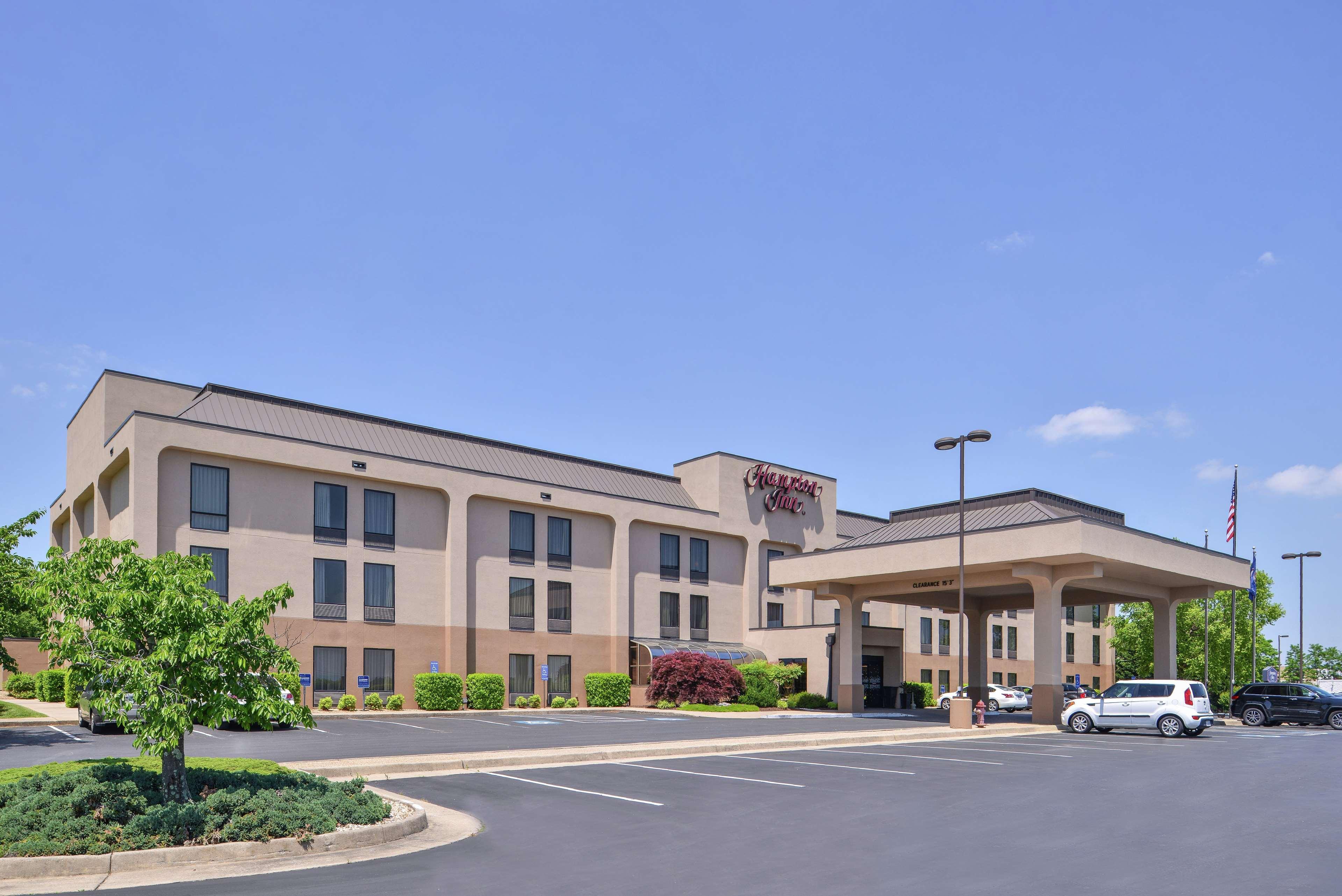 Hampton Inn Staunton Eksteriør billede