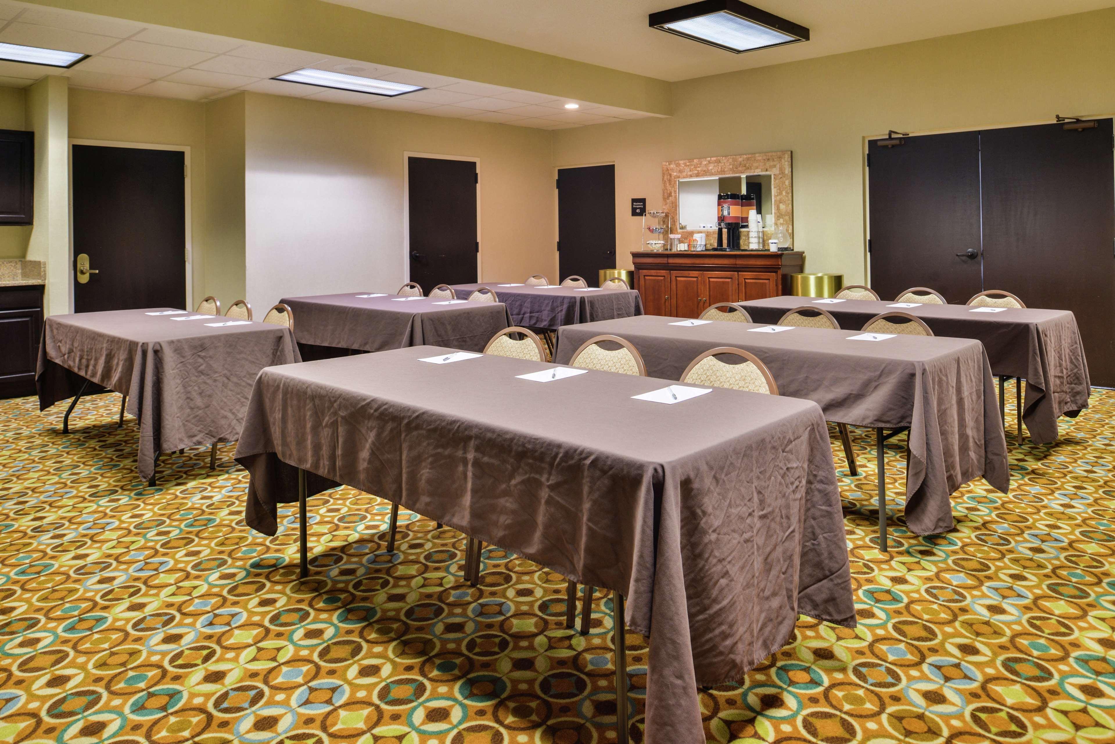 Hampton Inn Staunton Eksteriør billede