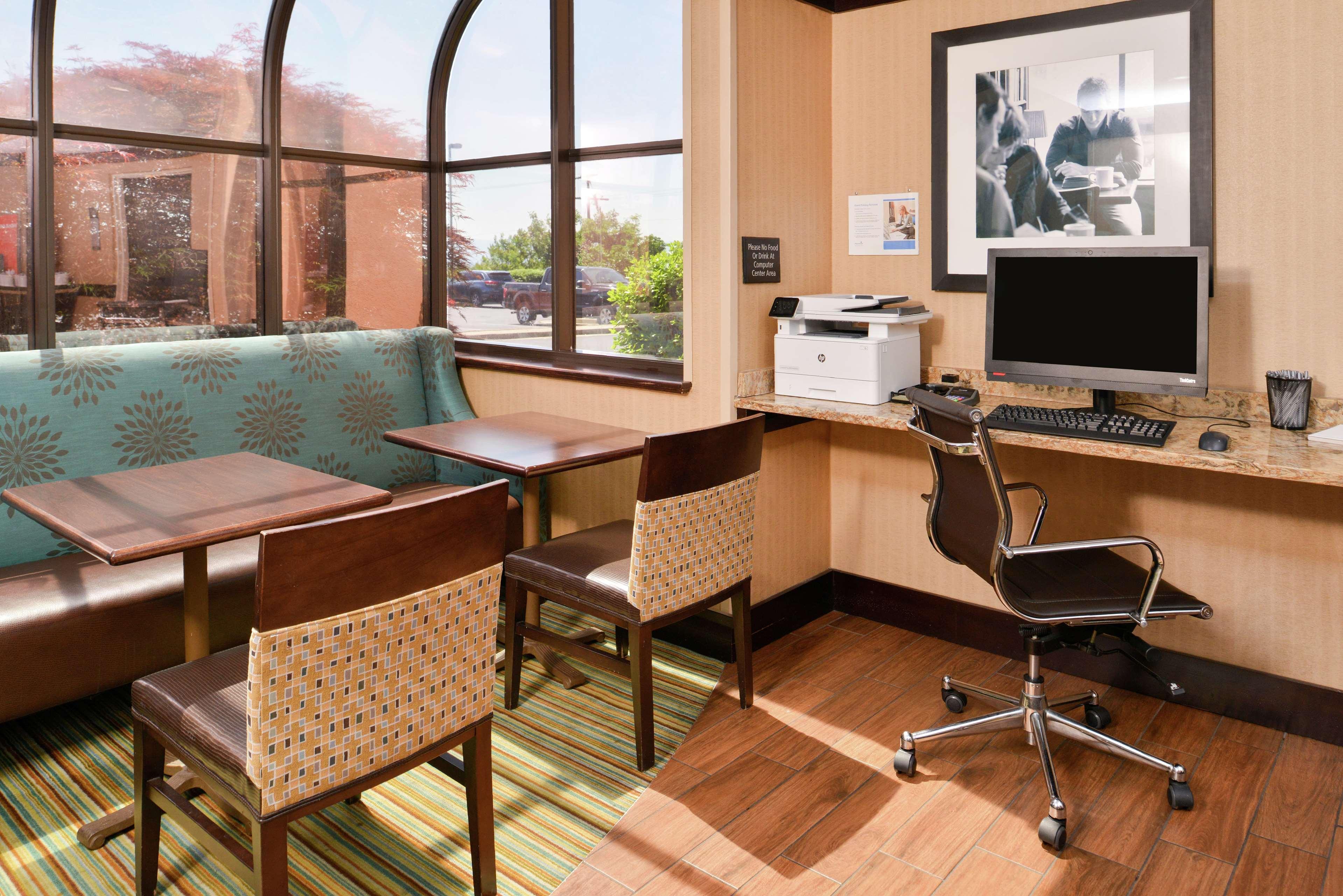 Hampton Inn Staunton Eksteriør billede