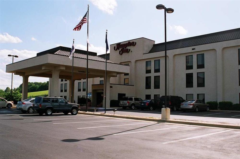 Hampton Inn Staunton Eksteriør billede