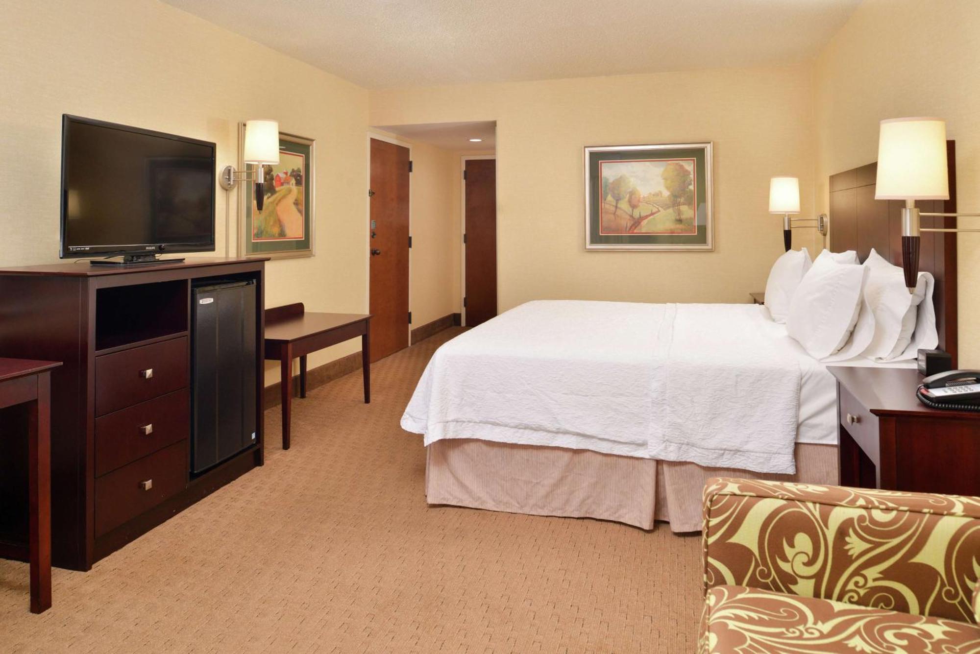 Hampton Inn Staunton Eksteriør billede
