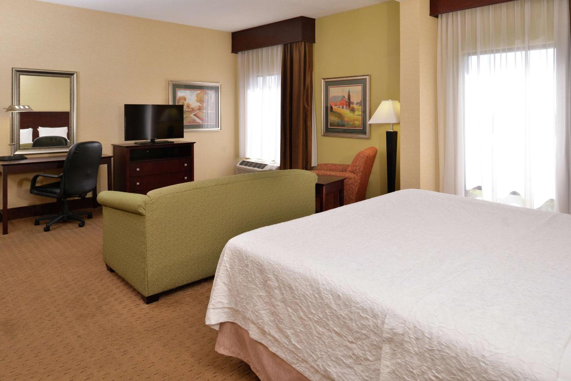 Hampton Inn Staunton Eksteriør billede