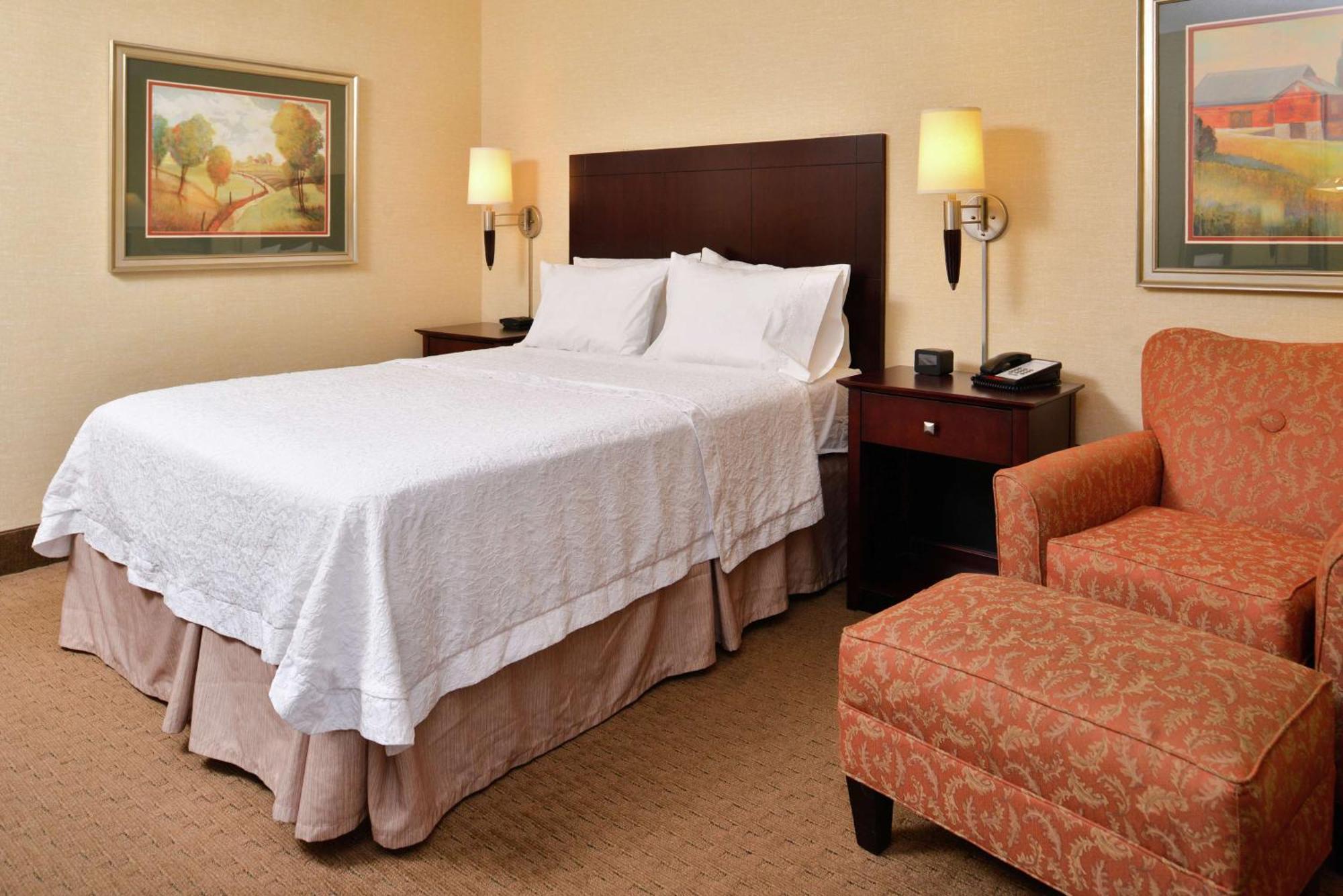 Hampton Inn Staunton Eksteriør billede