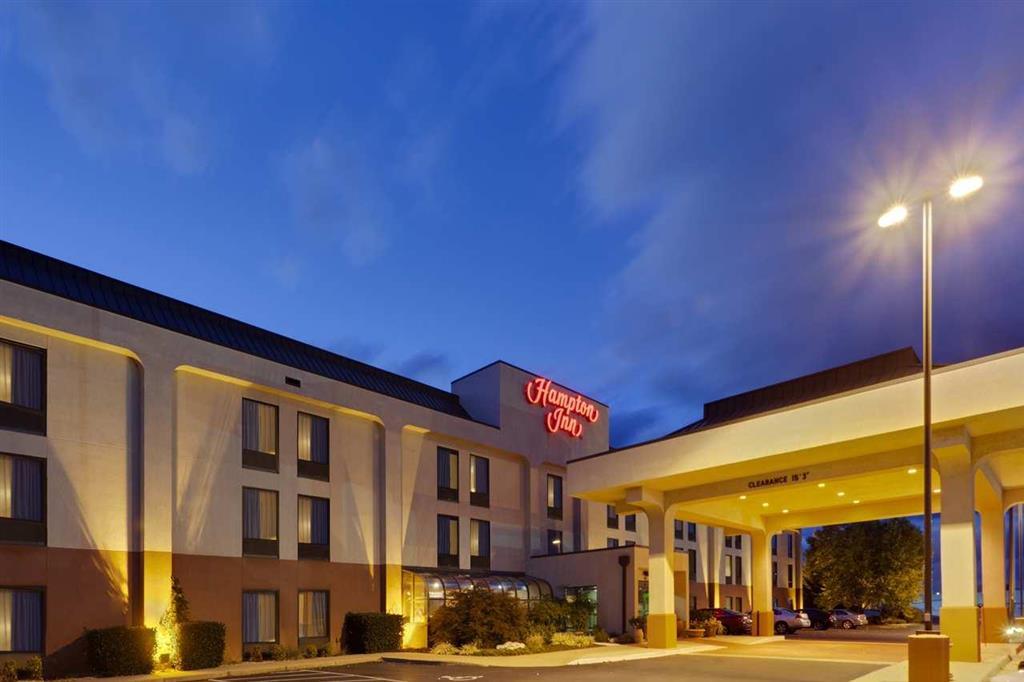 Hampton Inn Staunton Eksteriør billede