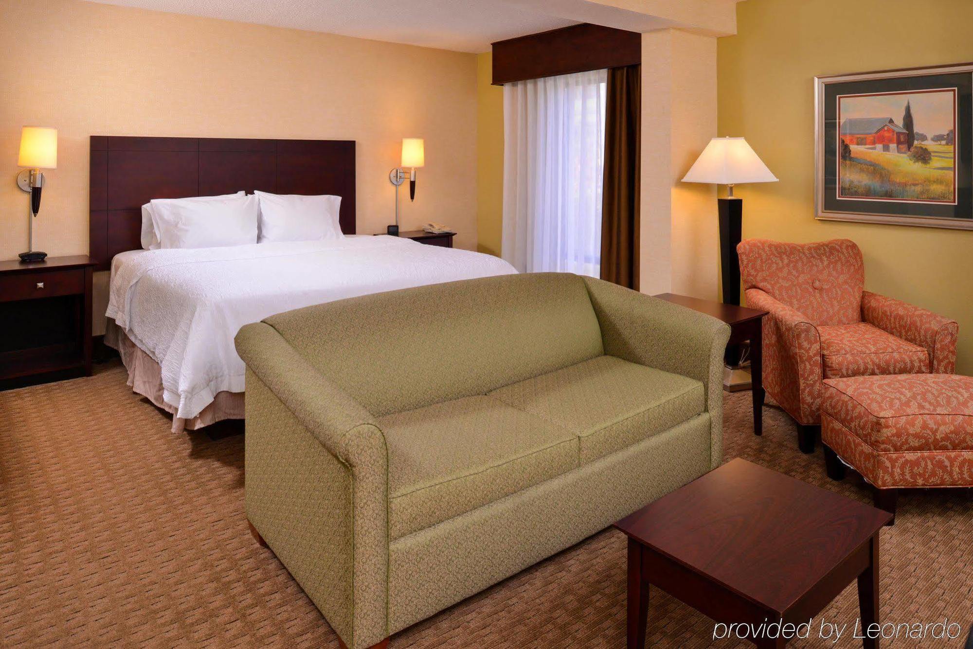 Hampton Inn Staunton Eksteriør billede