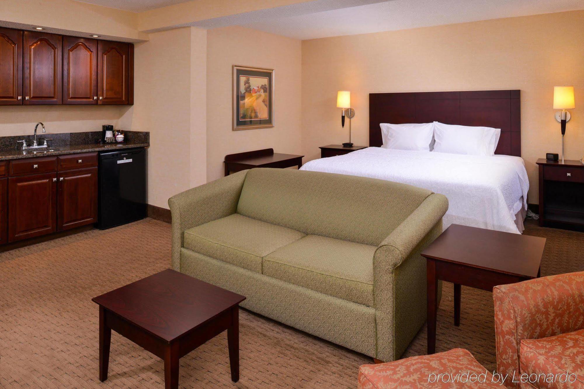 Hampton Inn Staunton Eksteriør billede